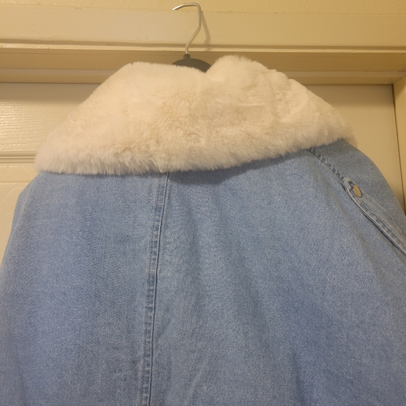Fashion Nova Light Denim and Fur Trim Jacket - Picture 6 of 7